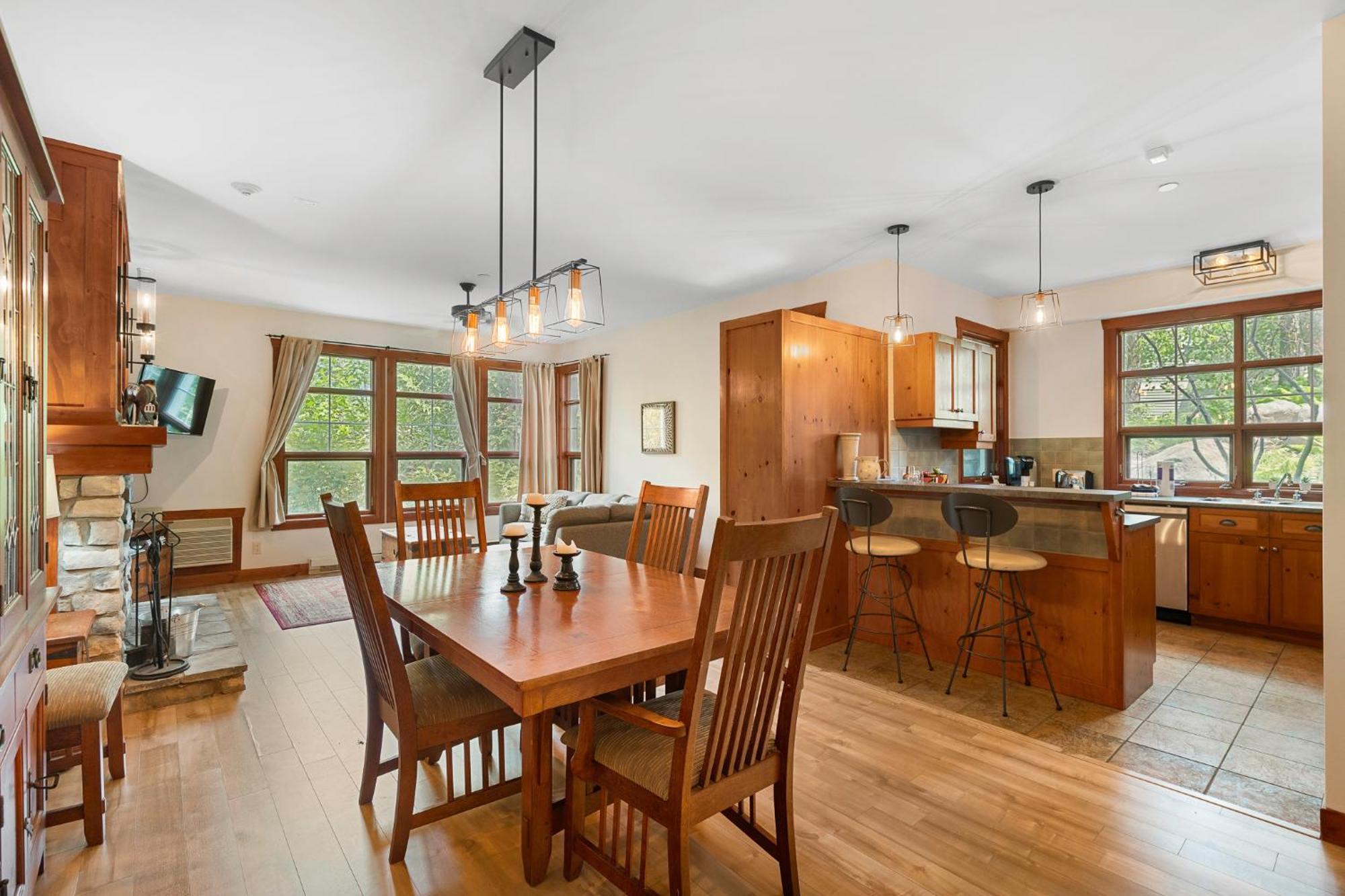 Les Eaux - 2Bdrs W Pool & Hot Tub Near Village Mont-Tremblant Exterior photo