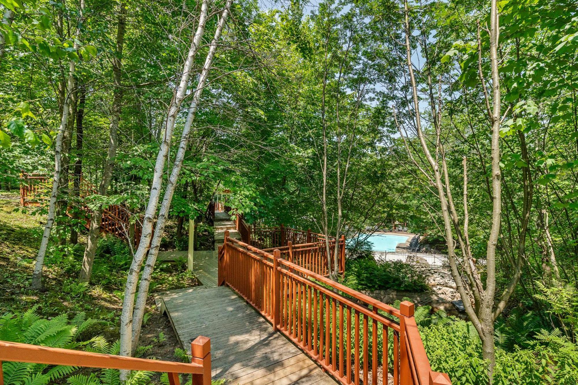 Les Eaux - 2Bdrs W Pool & Hot Tub Near Village Mont-Tremblant Exterior photo